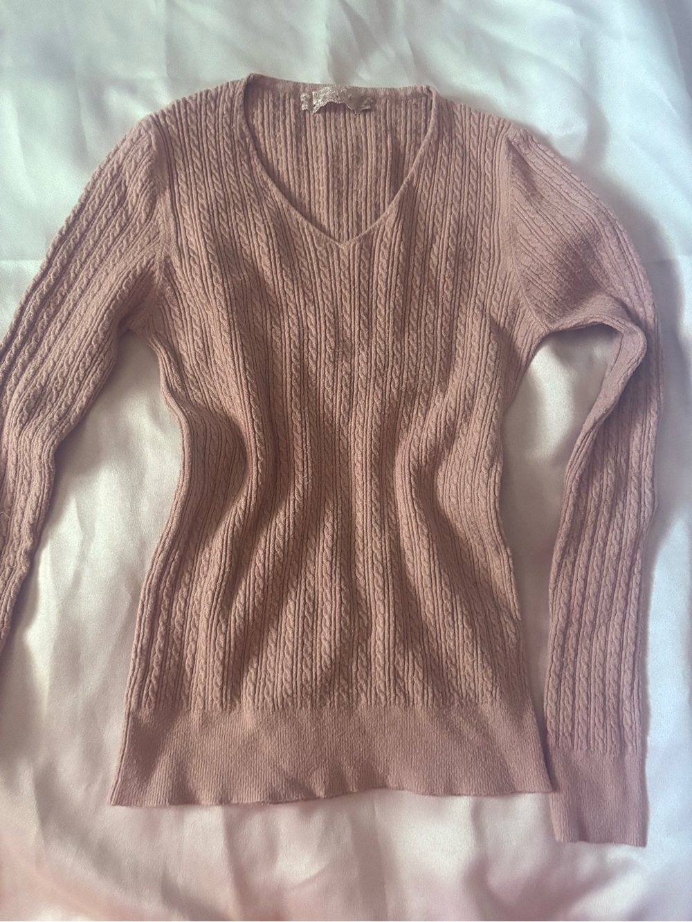 Women's V-Neck Cable Knit Sweater - Perfect for Fall